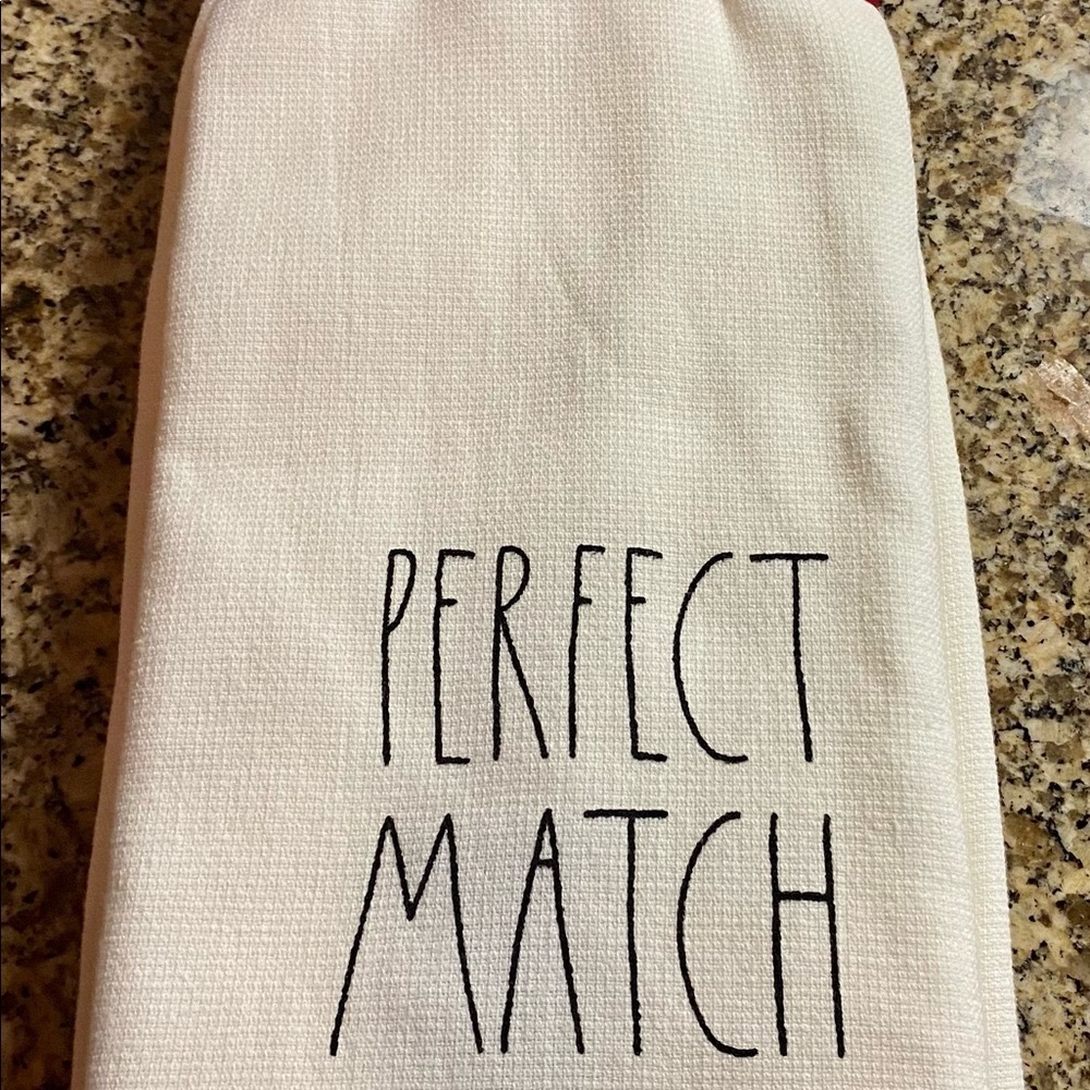 RAE DUNN 2021 Seasonal first production home towel - Picture 2 of 3